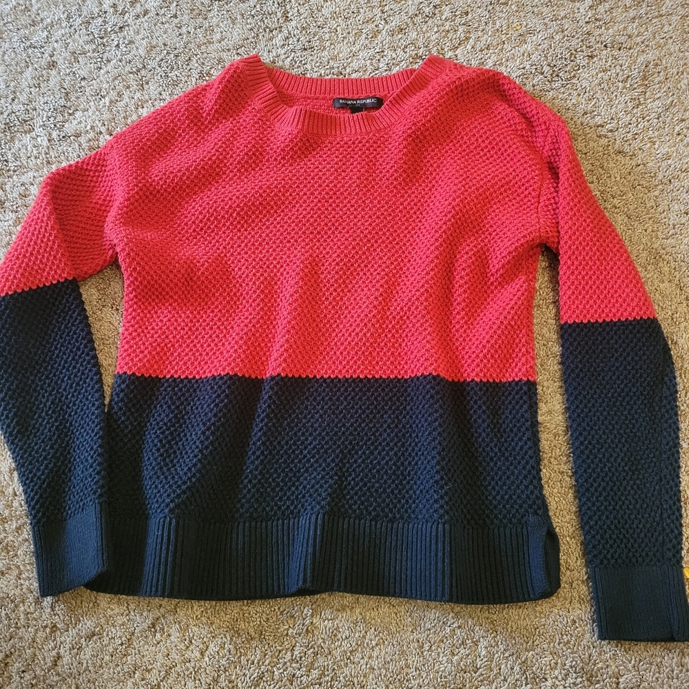 Banana Republic Womems Sweater Size Medium Used